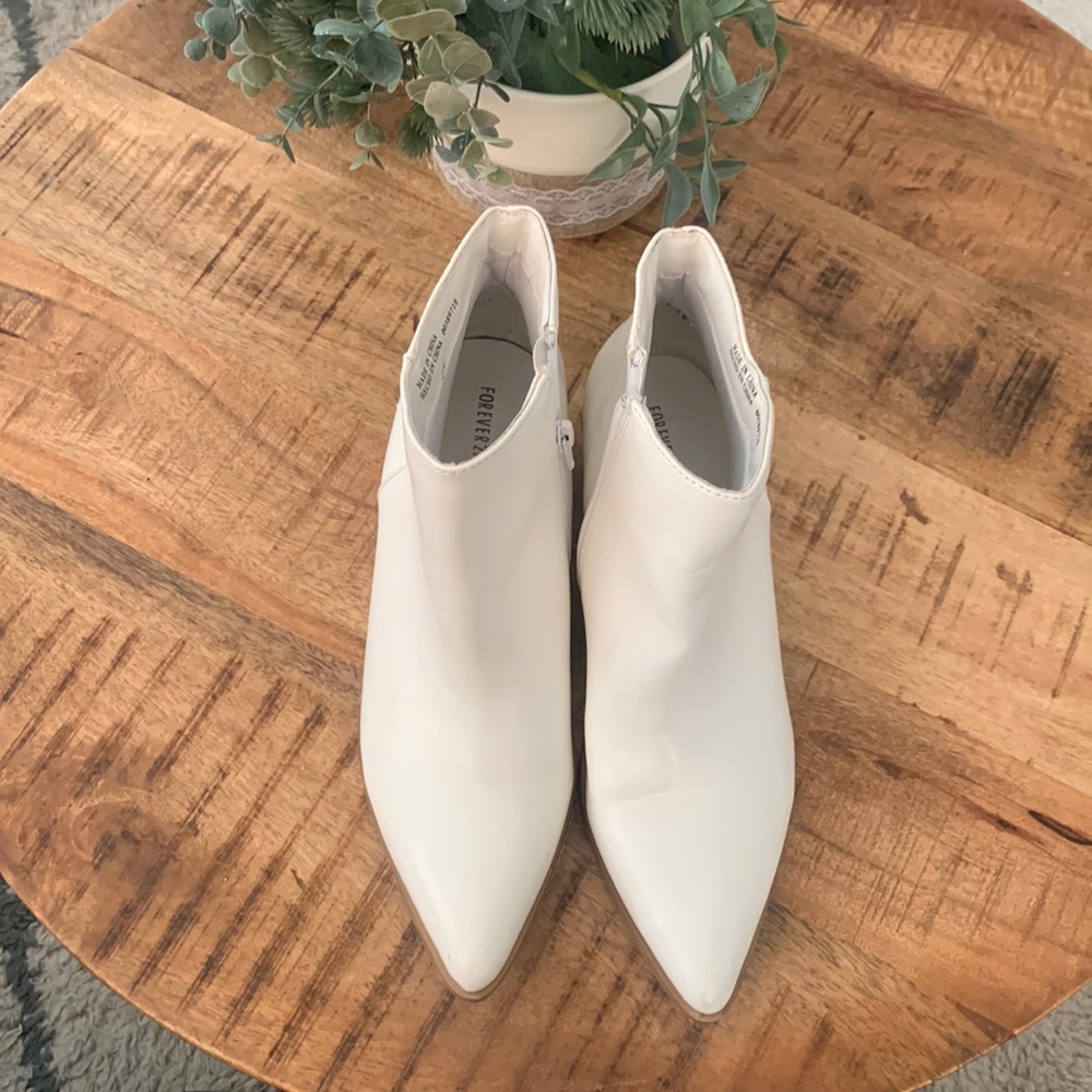 White pointy booties 2 inch heel, used twice